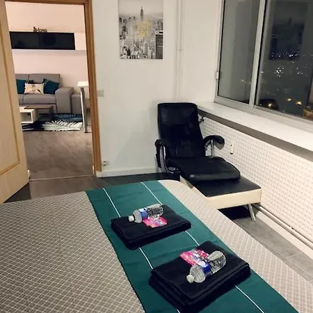 Grand 2 5 Pers Max, Vue Panoramique Avec Parking *