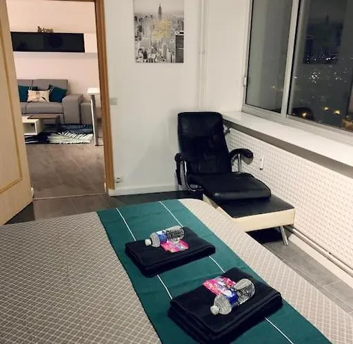 Grand 2 5 Pers Max, Vue Panoramique Avec Parking *